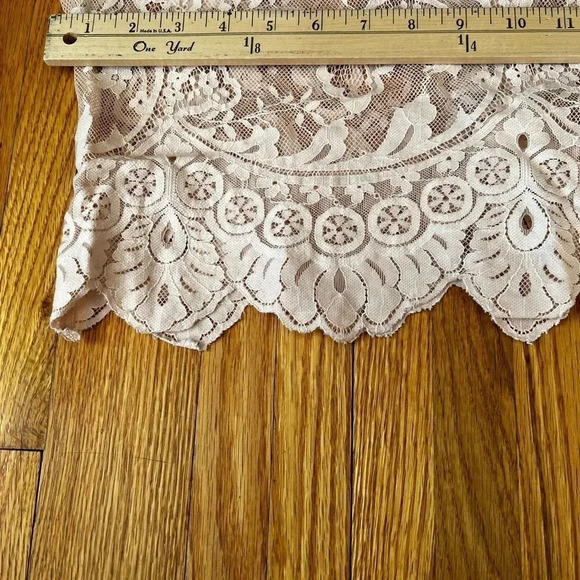 Forever21 lace top - Picture 5 of 5